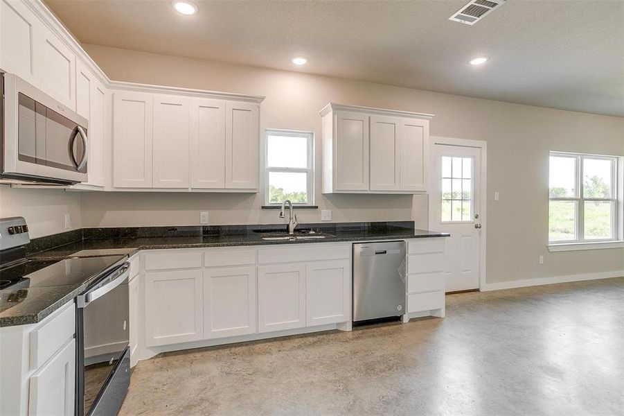 Furnished interior view inside a new home in , Rio Vista (Image 7).