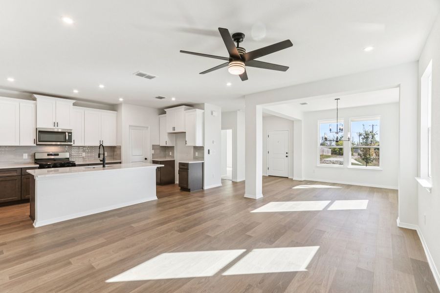 Spacious, unfurnished interior of a new home in Porter Country, Buda (Image 21). Spacious, unfurnished interior of a new home in Porter Country, Buda (Image 21).