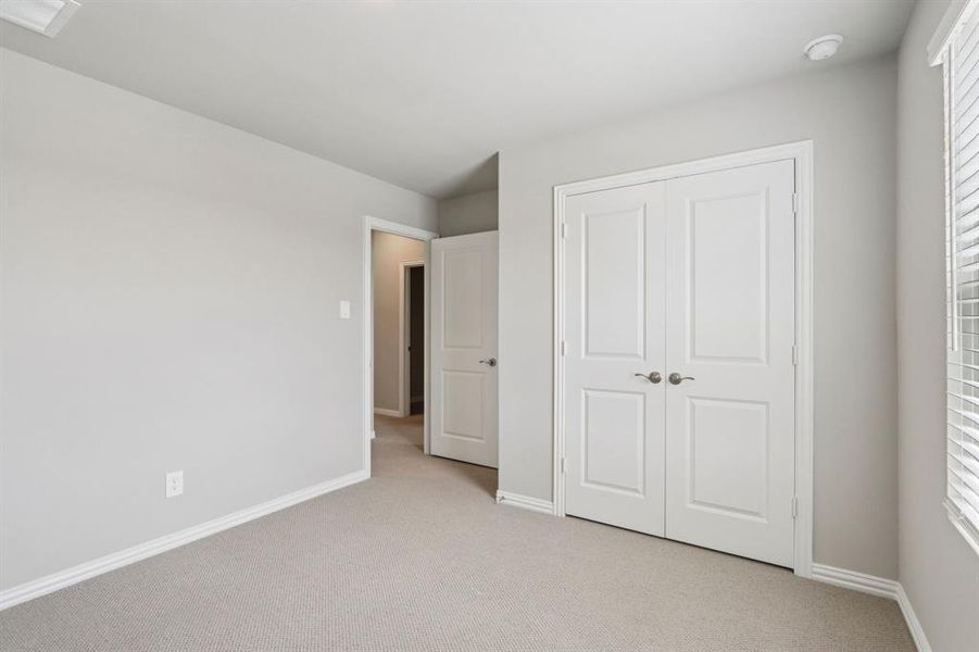 Spacious, unfurnished interior of a new home in Westmoor, Sherman (Image 36).