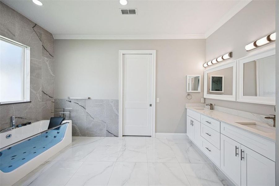 Furnished interior view inside a new home in , Clermont (Image 28).