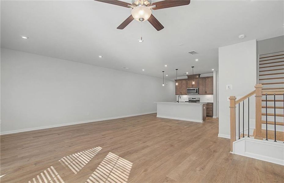 Spacious, unfurnished interior of a new home in Adler Springs, Powder Springs (Image 7).