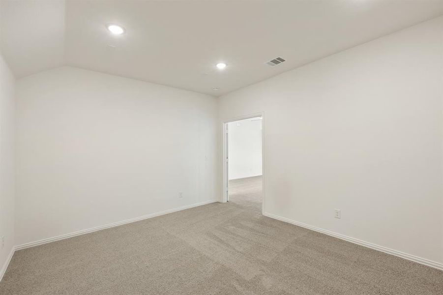 Spacious, unfurnished interior of a new home in Willow Wood Classic 50, McKinney (Image 32).