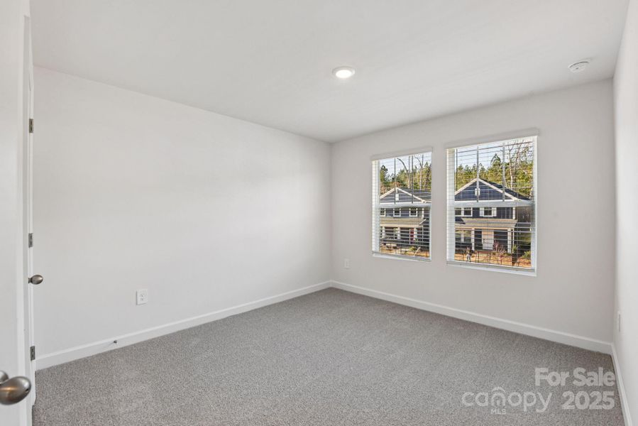 Spacious, unfurnished interior of a new home in Nolen Farm, Gastonia (Image 12).
