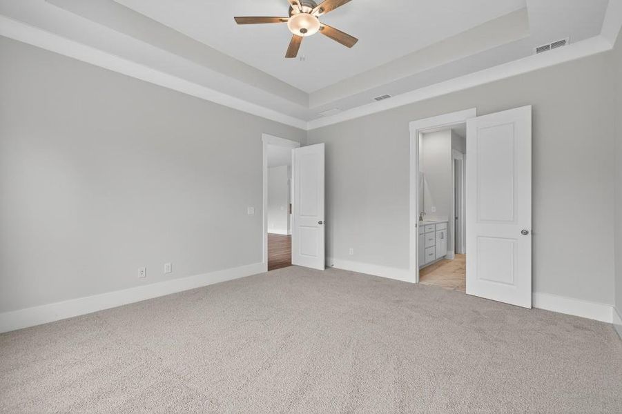 Spacious, unfurnished interior of a new home in Red Bird Manor, Jefferson (Image 24). Spacious, unfurnished interior of a new home in Red Bird Manor, Jefferson (Image 24).