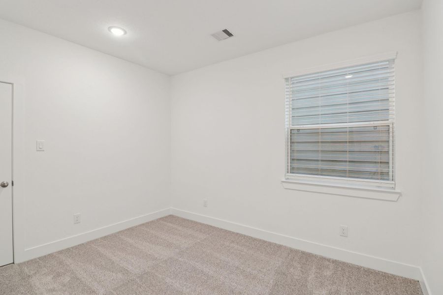 Spacious, unfurnished interior of a new home in Kresston, Montgomery (Image 33).