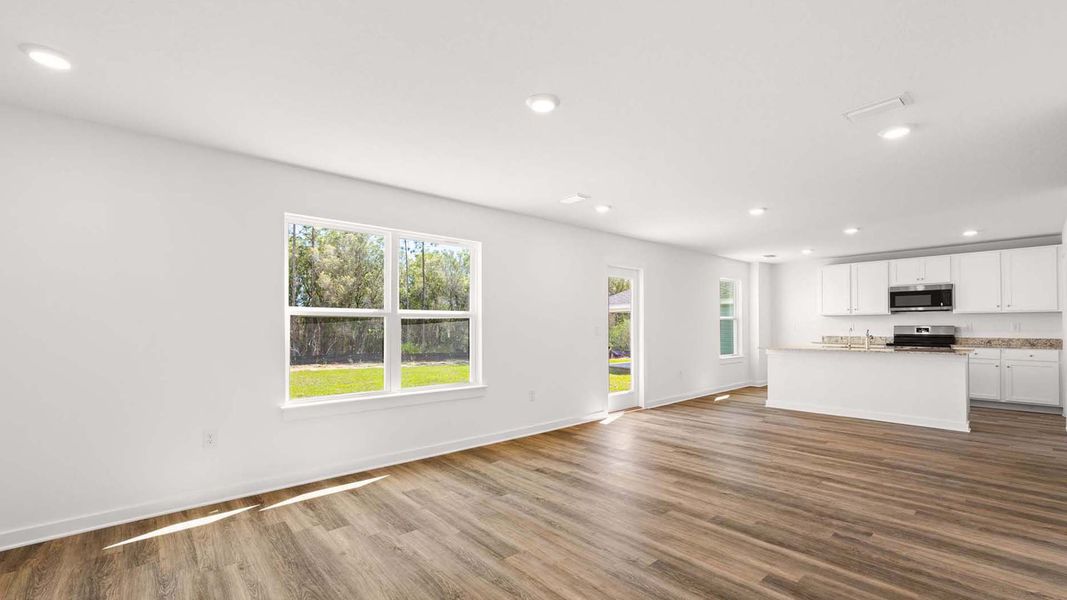 Spacious, unfurnished interior of a new home in Magnolia at the Bluffs Phase 3, Freeport (Image 11).