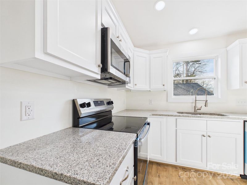 Furnished interior view inside a new home in , Valdese (Image 7).