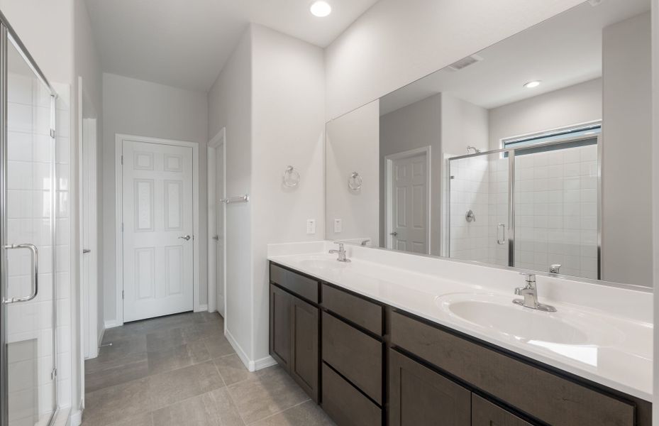 Furnished interior view inside a new home in El Cidro, Goodyear (Image 5).