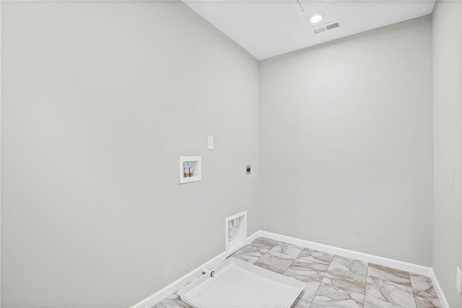 Spacious, unfurnished interior of a new home in Sage Woods, Dallas (Image 13).