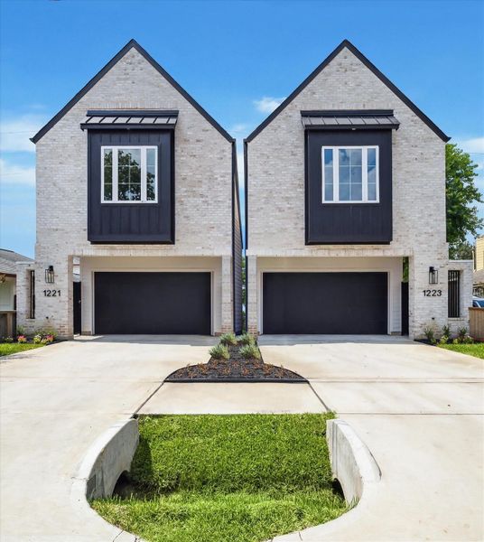 Front exterior of a new home in , Houston, TX, highlighting curb appeal (Image 25).