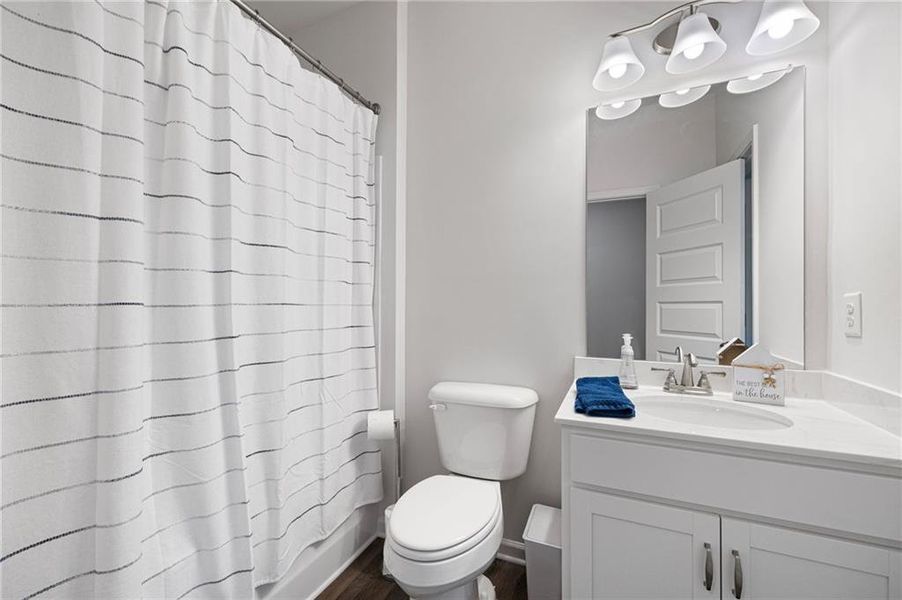 Furnished interior view inside a new home in , Dallas (Image 6).