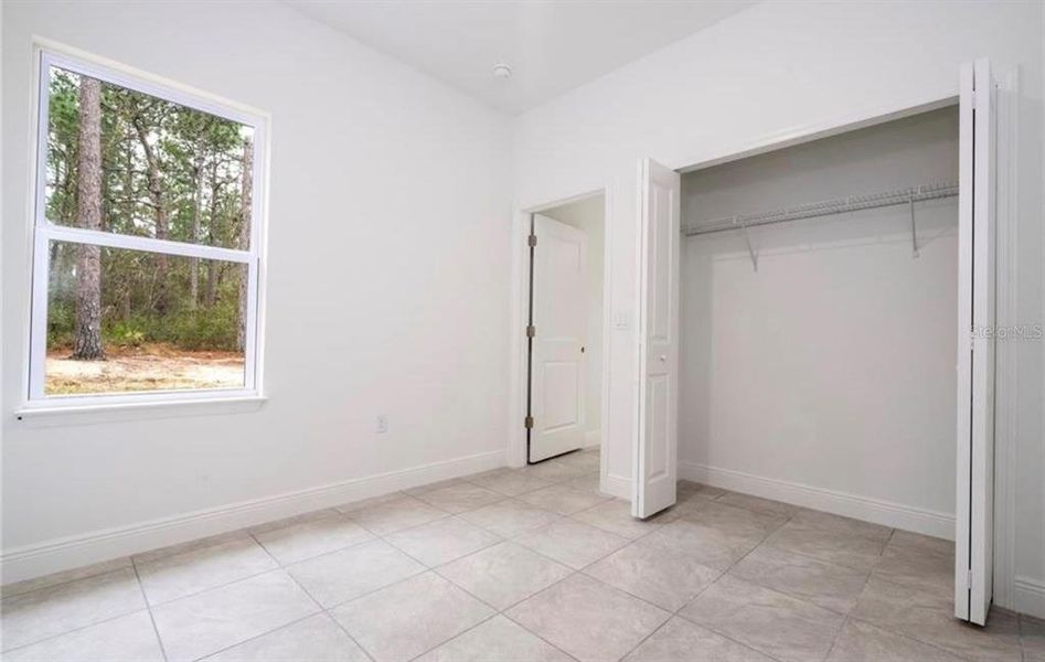 Spacious, unfurnished interior of a new home in , Citrus Springs (Image 26).