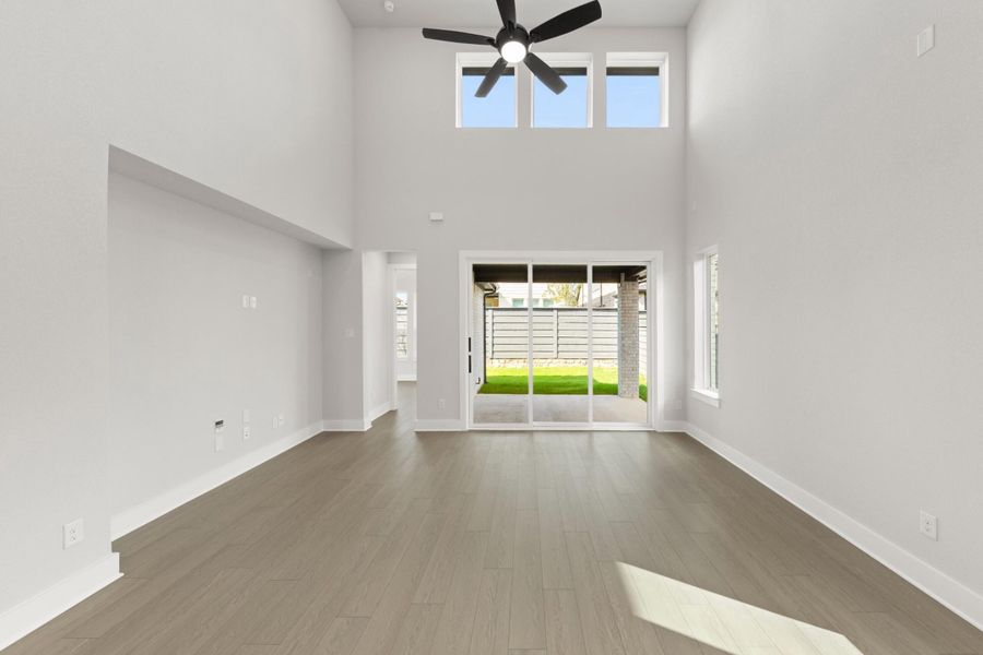 Spacious, unfurnished interior of a new home in Garden Collection at Union Park, Little Elm (Image 12).