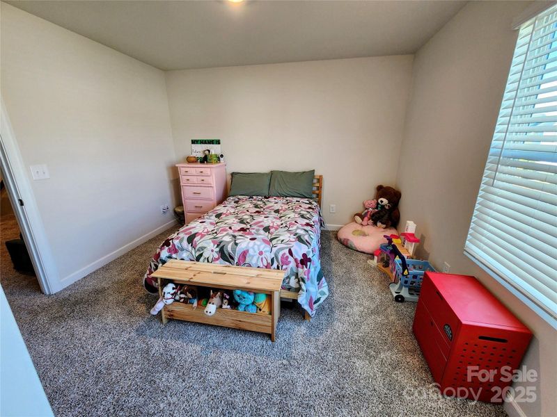 2nd bedroom with access to full Jack and Jill bathroom