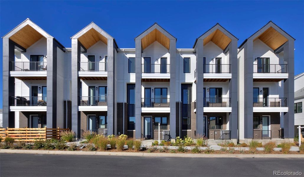 Image 33 of a home in .