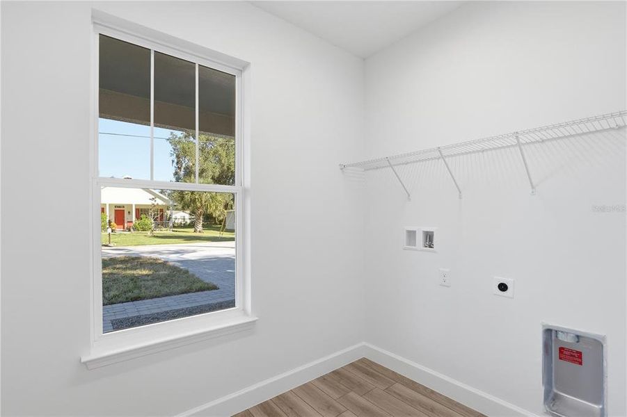 Spacious, unfurnished interior of a new home in , Sanford (Image 24).