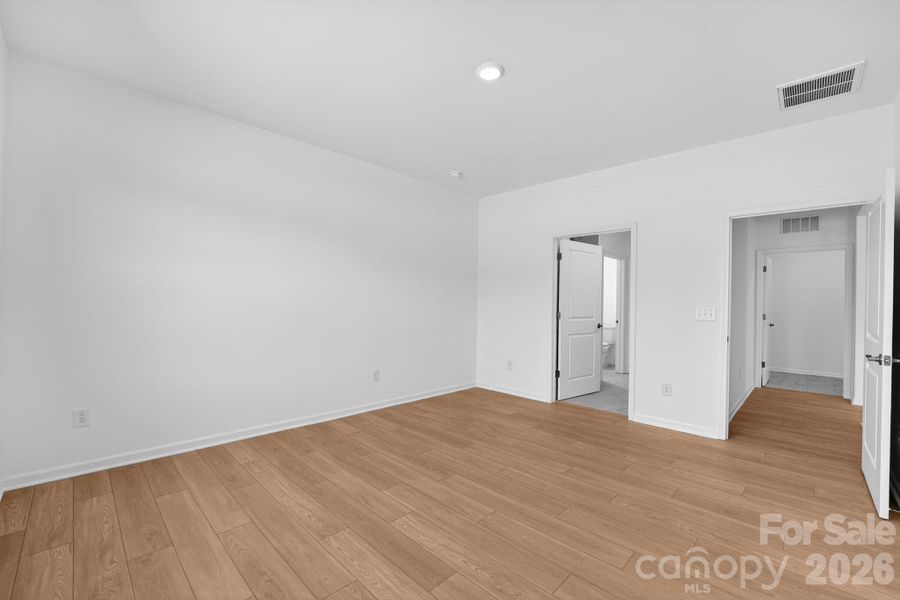 Spacious, unfurnished interior of a new home in Roselyn, Lancaster (Image 13).