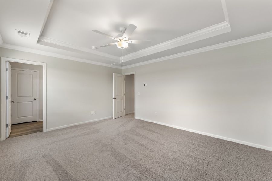 Spacious, unfurnished interior of a new home in Tucker Ridge, Pendleton (Image 16).