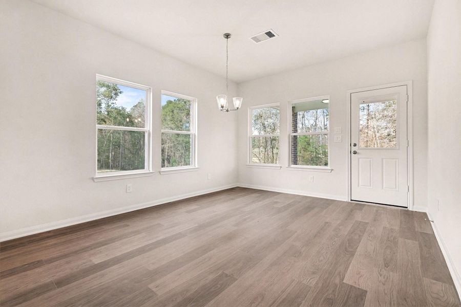 Spacious, unfurnished interior of a new home in Oakwood Ranch, Willis (Image 25).