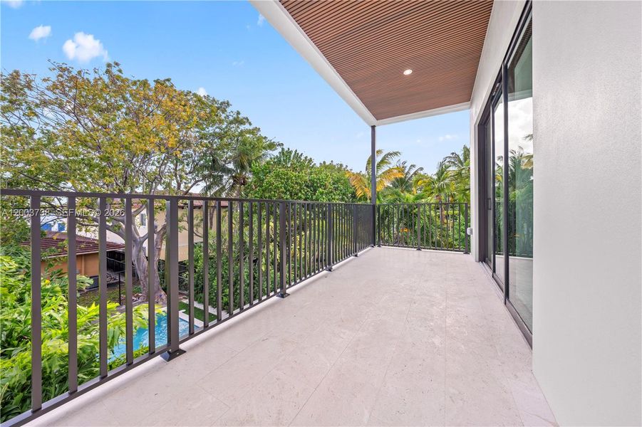 Exterior details and patio area of a home in , Miami (Image 27).