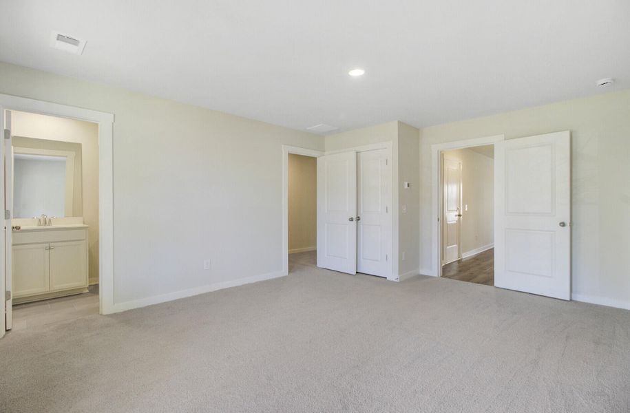 Spacious, unfurnished interior of a new home in , Johns Island (Image 27).