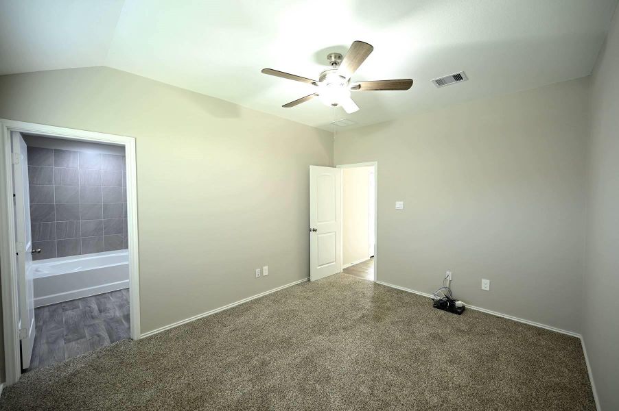 Spacious, unfurnished interior of a new home in Breckenridge Forest, Spring (Image 15).