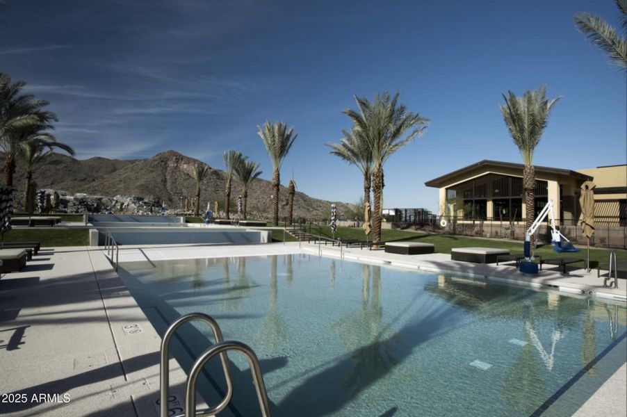 Lounge pool Lounge pool