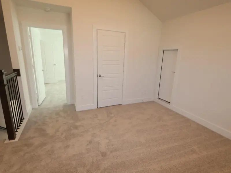 Spacious, unfurnished interior of a new home in Sorella, Tomball (Image 7). Spacious, unfurnished interior of a new home in Sorella, Tomball (Image 7).