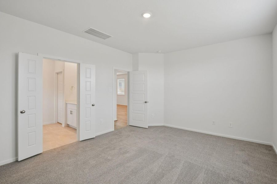 Spacious, unfurnished interior of a new home in Sanford Farms - Traditional Series, Waller (Image 32).