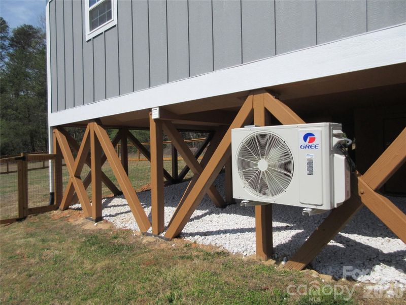 Exterior details and patio area of a home in , Rutherfordton (Image 4).