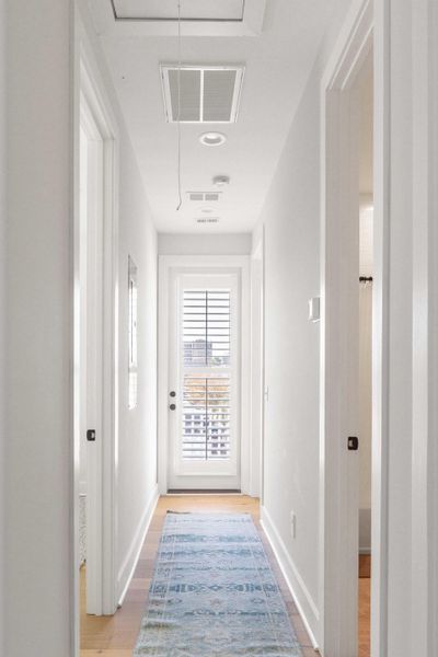 Spacious, unfurnished interior of a new home in , Charleston (Image 18).