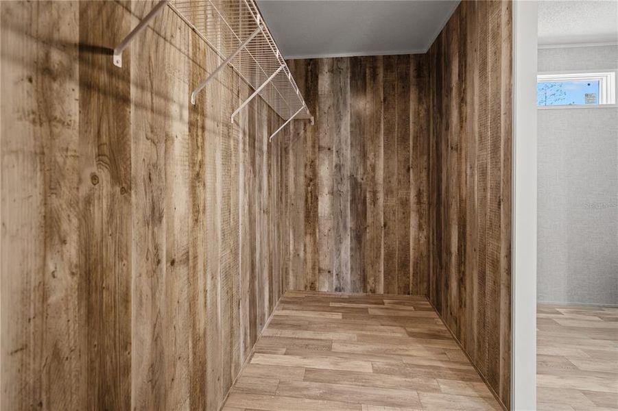 Spacious, unfurnished interior of a new home in , Bronson (Image 25).