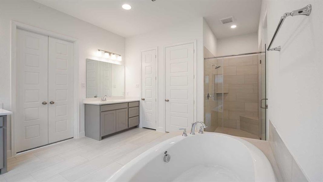 Furnished interior view inside a new home in Reunion 50', Rhome (Image 9). Furnished interior view inside a new home in Reunion 50', Rhome (Image 9).