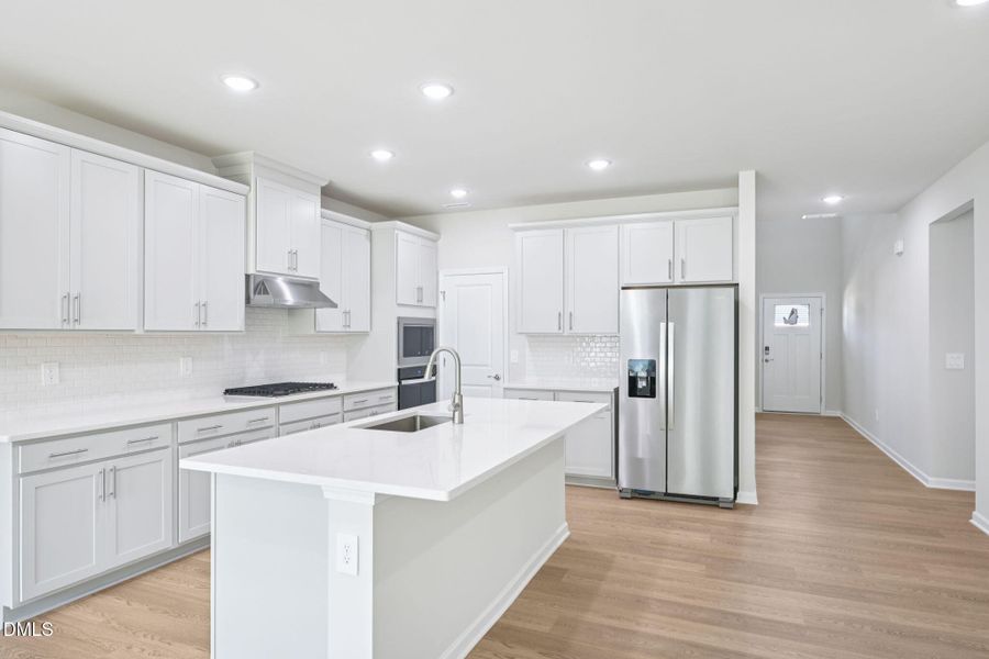 17-web-or-mls-Raleigh - Oak Manor - 713