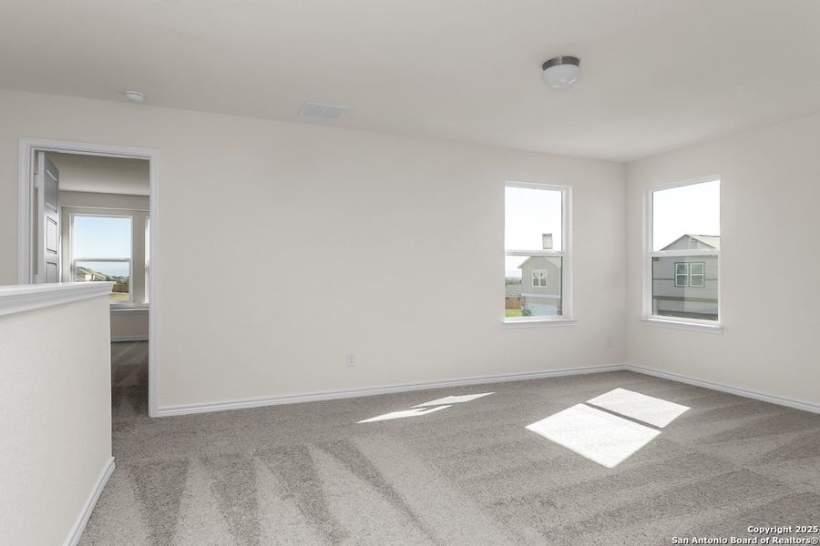 Spacious, unfurnished interior of a new home in Knox Ridge, Converse (Image 15).