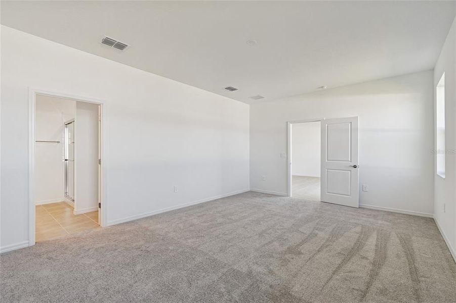 Spacious, unfurnished interior of a new home in Southpointe, Palmetto (Image 20).