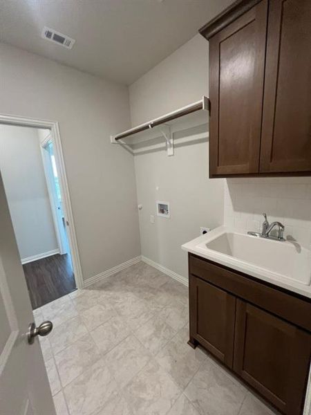 Furnished interior view inside a new home in Oak Valley, Oak Ridge (Image 7).