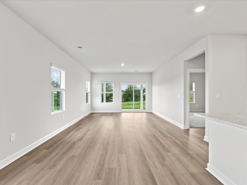 Spacious, unfurnished interior of a new home in Village at White Pine, Pendleton (Image 11).