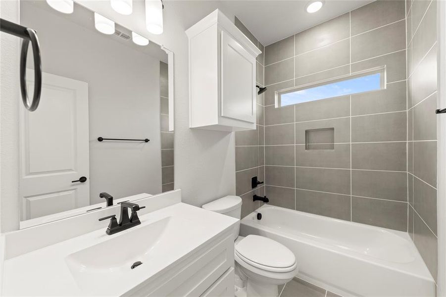 04. 1344 Chisos - 2ND Bath