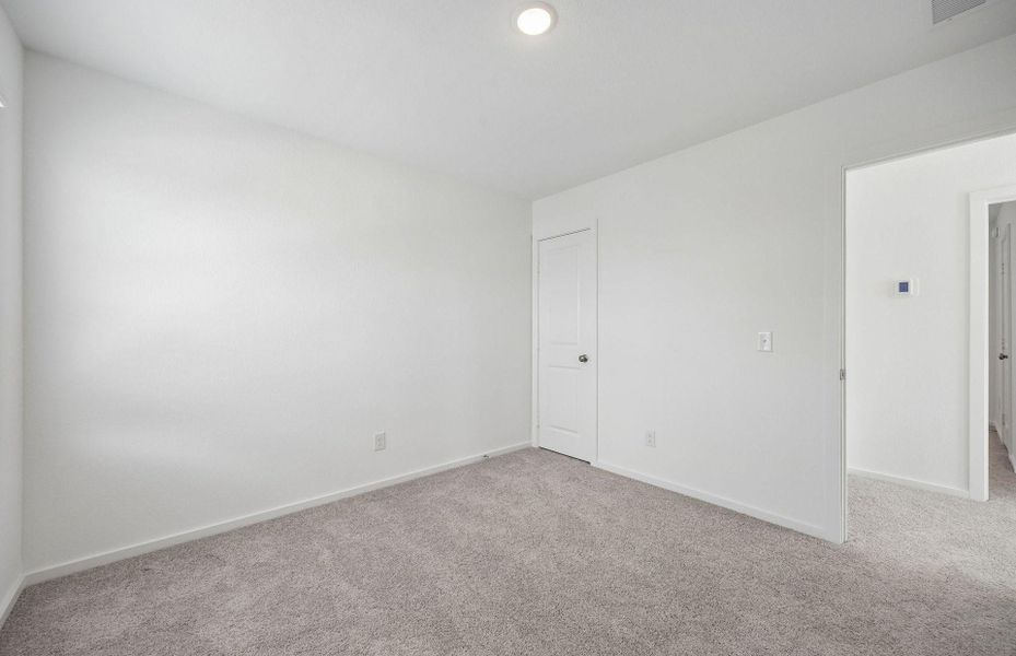 Spacious, unfurnished interior of a new home in The Courtyards at Stokesbury, Waller (Image 24).