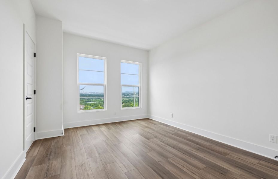 Spacious, unfurnished interior of a new home in Skyline, Nashville (Image 20).