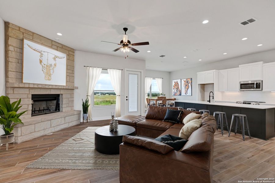 Furnished interior view inside a new home in , La Vernia (Image 4). Furnished interior view inside a new home in , La Vernia (Image 4).