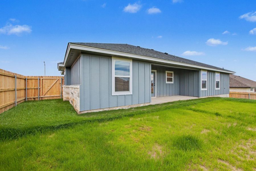 Exterior details and patio area of a home in , Burnet (Image 3).