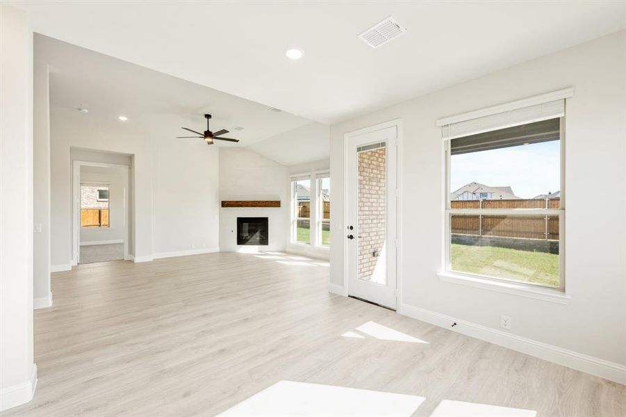 Spacious, unfurnished interior of a new home in Somerset, Venus (Image 29).