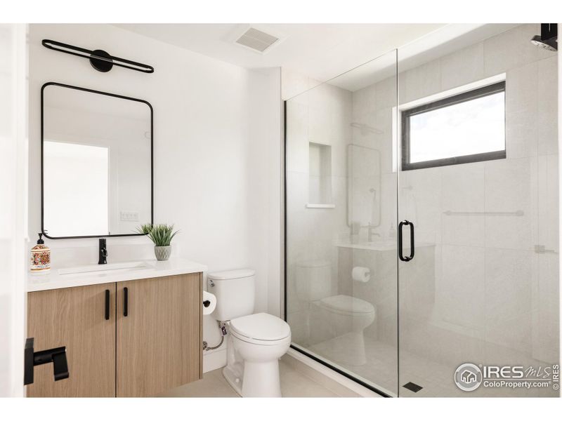 Upstairs Bedroom 2 En Suite Bathroom