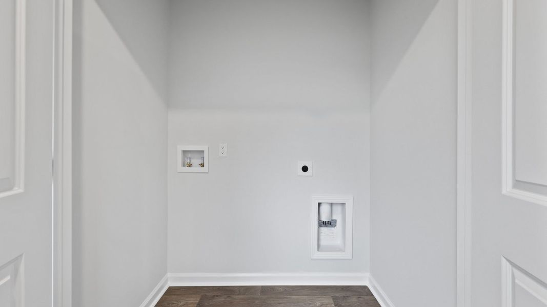 Representative unfurnished interior of a home built from the DOWNING by D.R. Horton in Saltgrass Landing, Winnabow (Image 27).