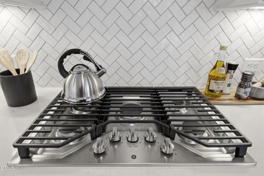 SUN_ShawRidge_Pic_EastmanIII_QMI_3_Kitch