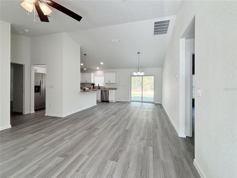 Spacious, unfurnished interior of a new home in , Dunnellon (Image 53).