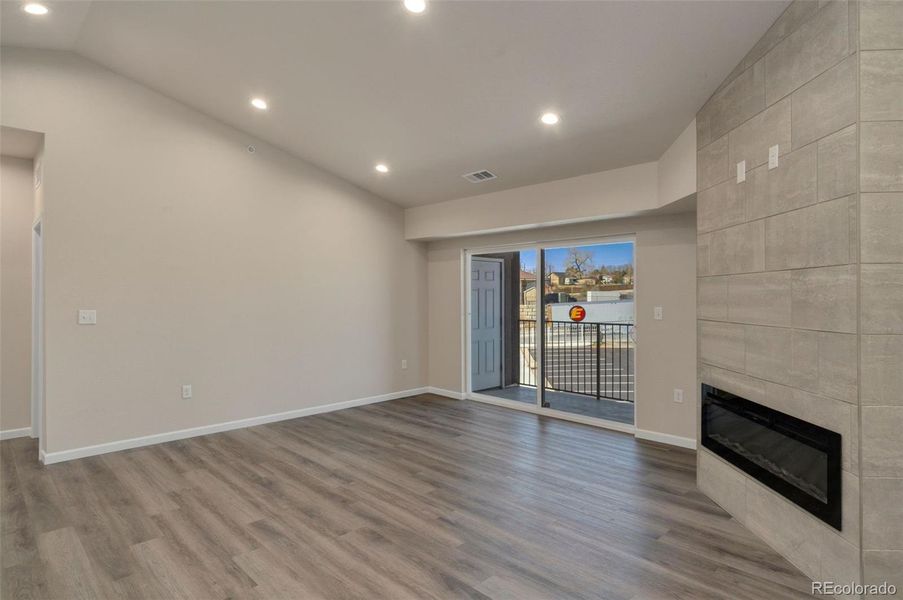 Spacious, unfurnished interior of a new home in , Denver (Image 13).