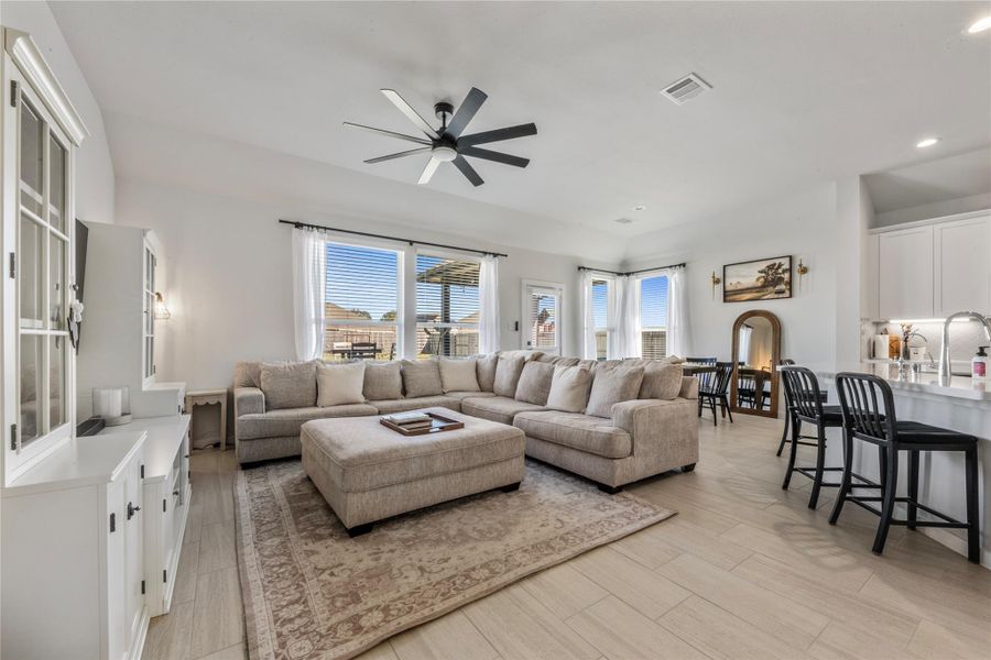 Furnished interior view inside a new home in , Mont Belvieu (Image 16). Furnished interior view inside a new home in , Mont Belvieu (Image 16).